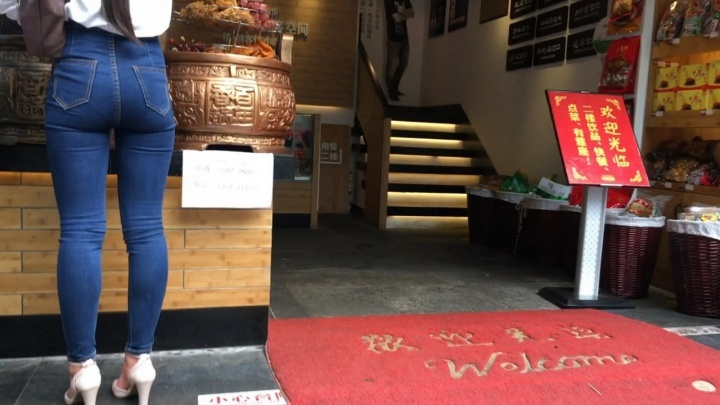 极品紧牛丰臀清秀小妹[MP4/3GB]