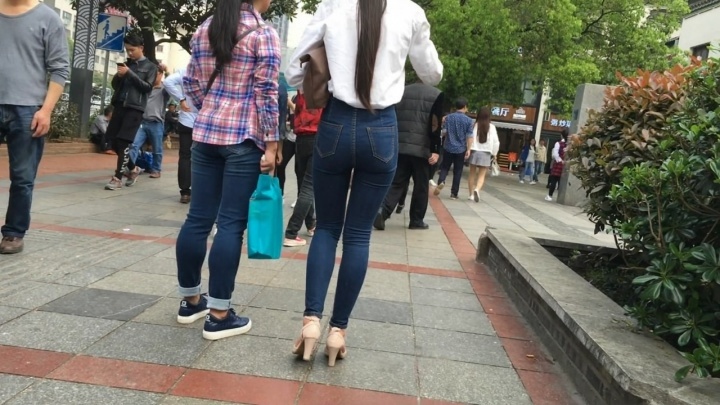 极品紧牛丰臀清秀小妹[MP4/3GB]