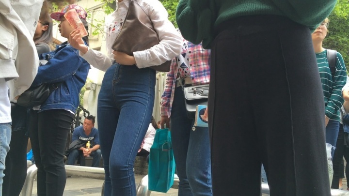 极品紧牛丰臀清秀小妹[MP4/3GB]