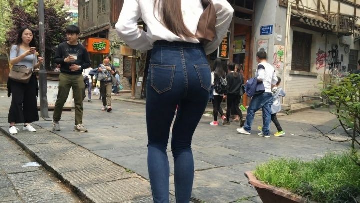 极品紧牛丰臀清秀小妹[MP4/3GB]