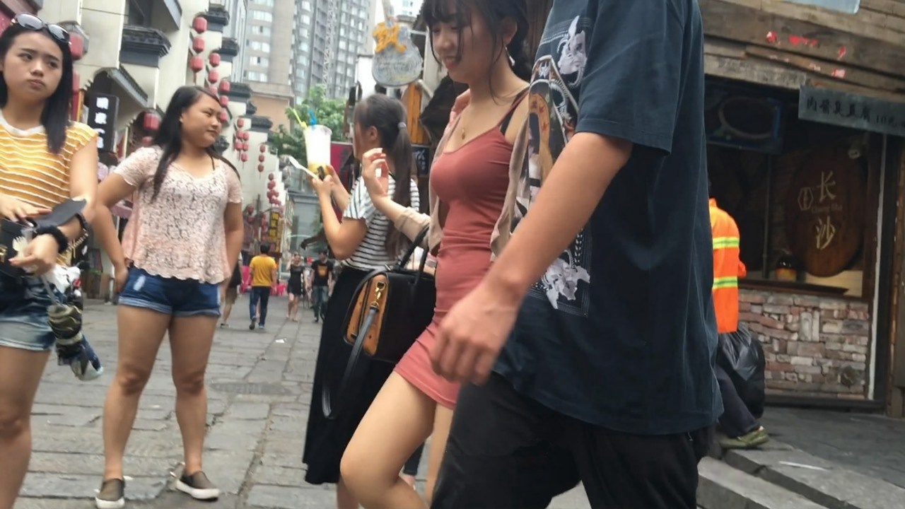 极品浅红包臀长裙翘臀美眉[1.2GB /MP4]