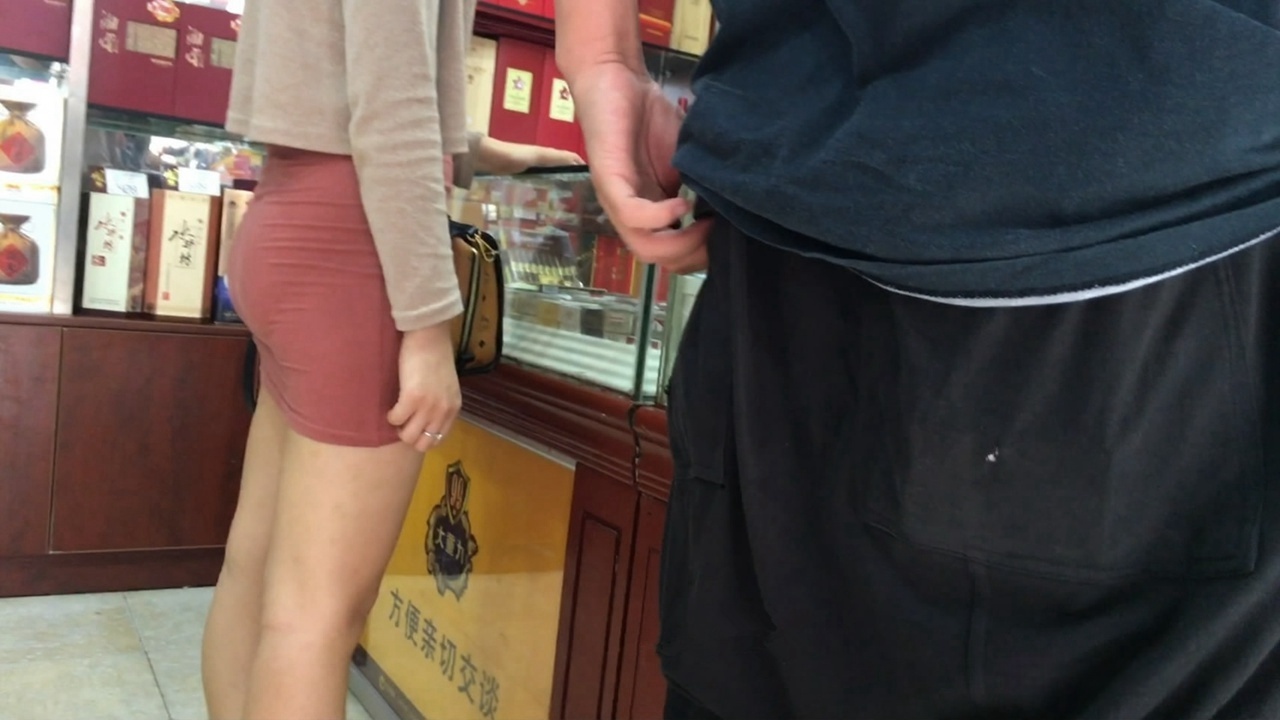 极品浅红包臀长裙翘臀美眉[1.2GB /MP4]