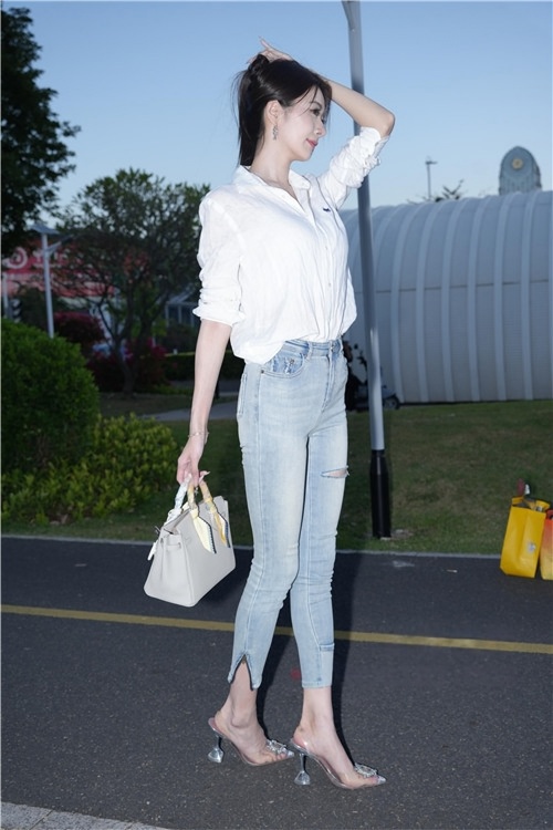 长腿牛仔裤模特美女【套图+视频】