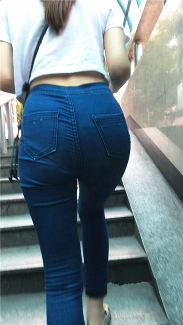 【狼哥2016原创】清秀的紧牛美眉[MP4/2GB]