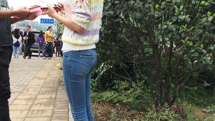 【带子狼原创作品】这个紧牛美眉很漂亮[MP4/1GB]