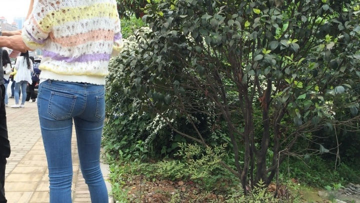 【带子狼原创作品】这个紧牛美眉很漂亮[MP4/1GB]