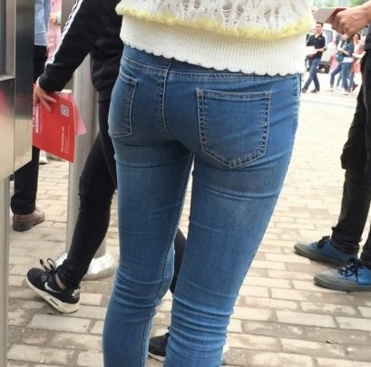 【带子狼原创作品】这个紧牛美眉很漂亮[MP4/1GB]