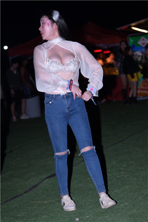 （套图）乳此动人(41P)[999M/JPG]