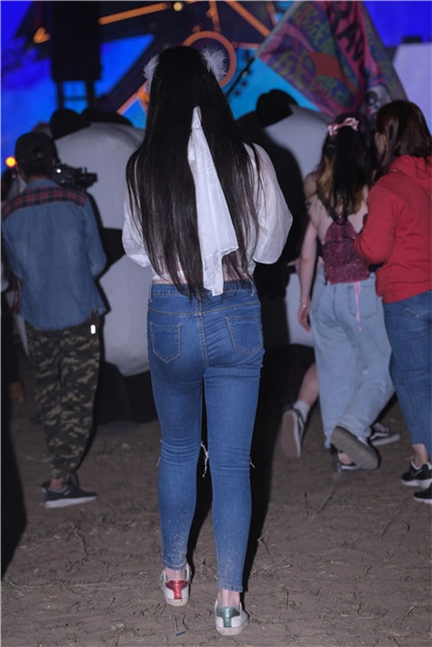 （套图）乳此动人(41P)[999M/JPG]