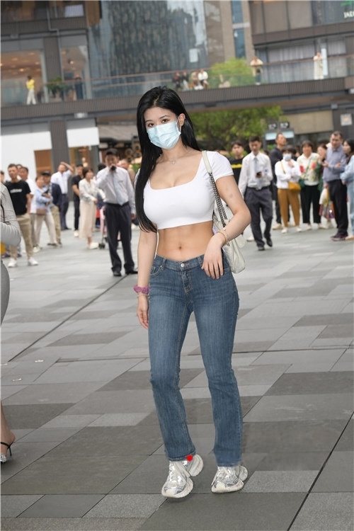 性感的翘屯牛仔美女(77P)[1.6G/JPG]