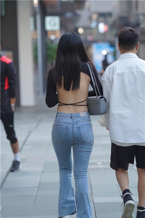 美背牛仔裤小姐姐(213P)[2.59G/JPG]