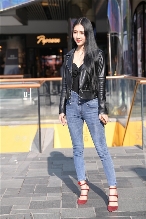 皮衣牛仔美女(191P)[5.27G/JPG]