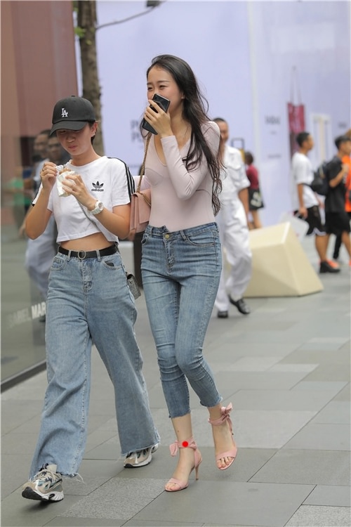 紧身蓝牛MM(42P)[410M/JPG]