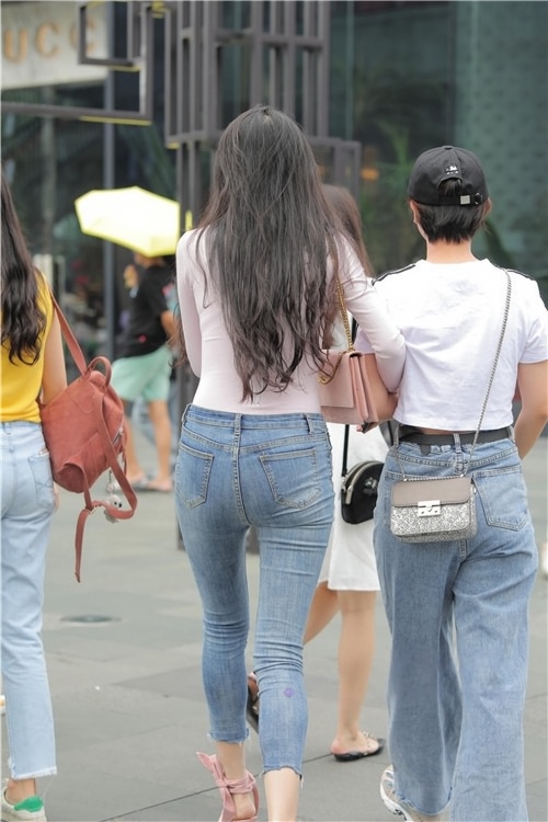 紧身蓝牛MM(42P)[410M/JPG]