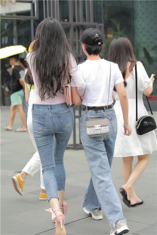 紧身蓝牛MM(42P)[410M/JPG]