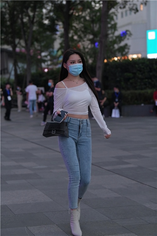 牛仔裤小姐姐(93P)[2.03G/JPG]