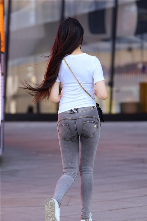 灰色紧牛美女(57P)[712M/JPG]