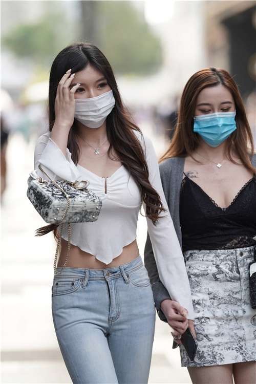 紧致牛仔裤美女(116P)[1.29G/JPG]