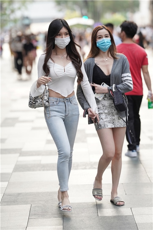 紧致牛仔裤美女(116P)[1.29G/JPG]