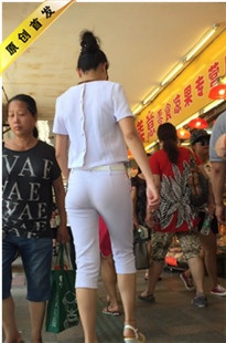 高挑紧翘的紧身紫裤[MP4/1.2GB]