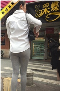 紧身白裤小美女买鞋[MP4/844MB]