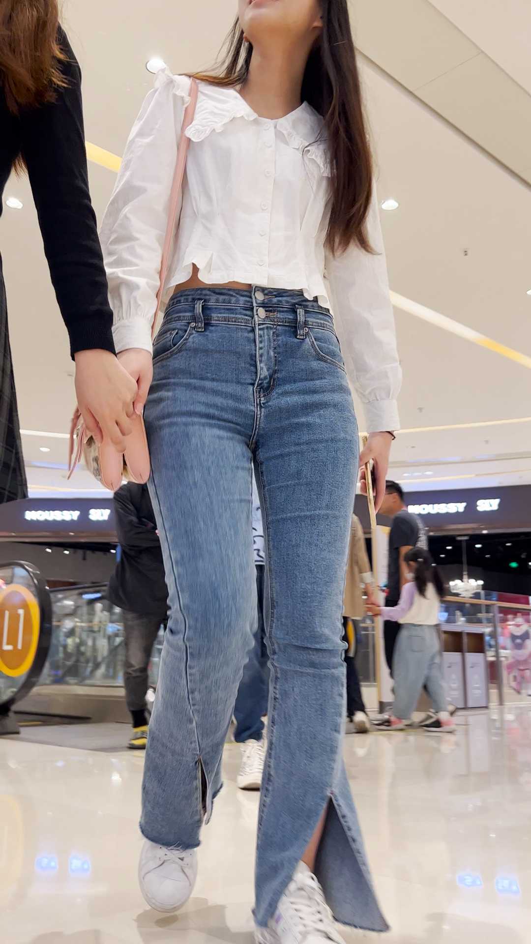 （积分60）国庆献礼翘臀大学妹等你一战