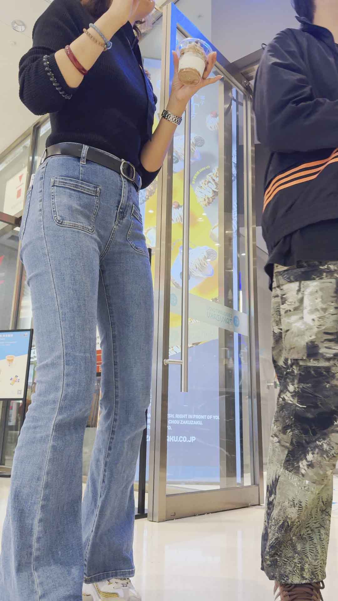 细腰长发翘臀美女（积分175）