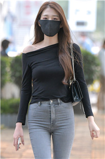 [套图136P]苗条的紧身牛仔裤美女3A8239[3.2G]