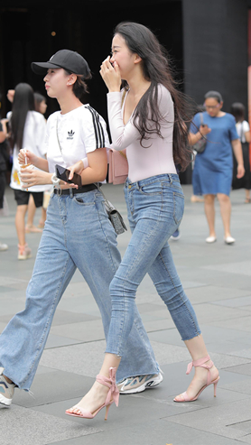 紧身蓝牛MM(42P)[410M/JPG]