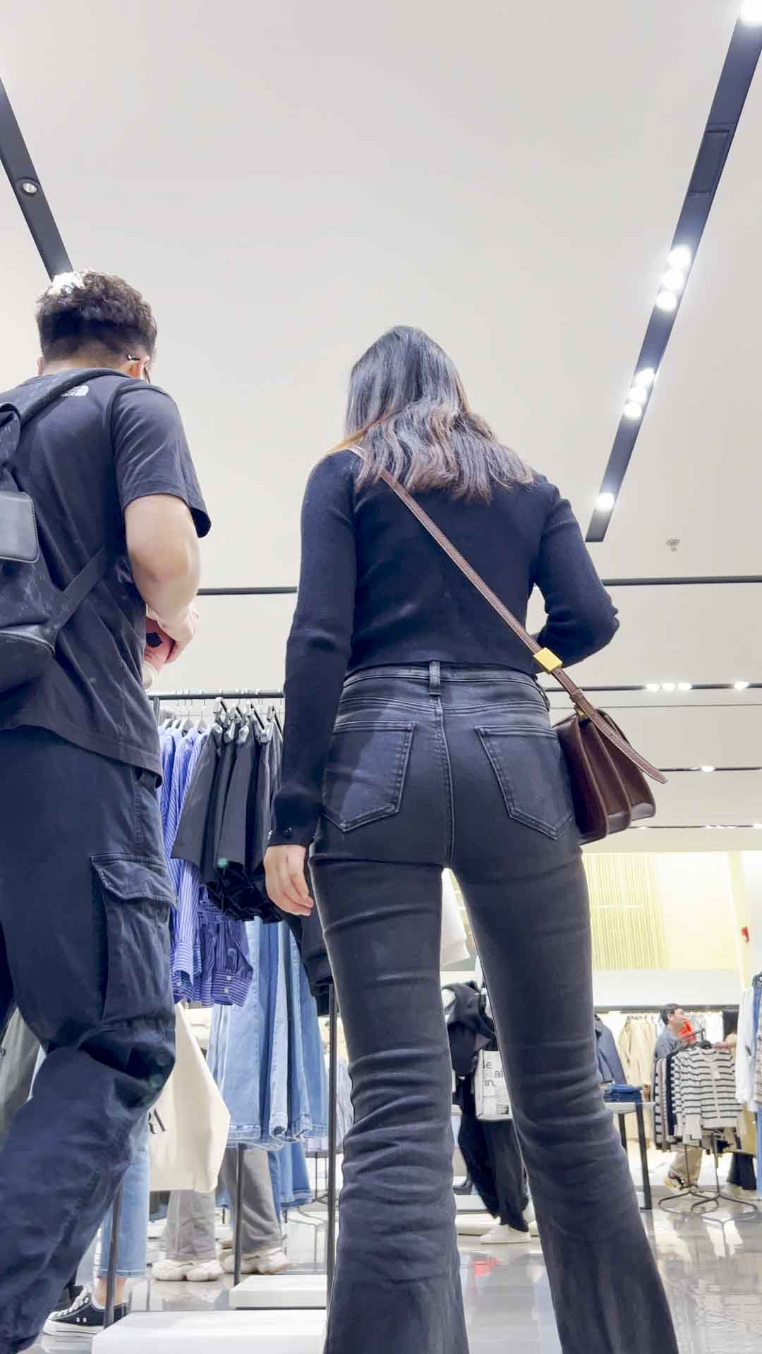 国庆献礼金三角骆驼趾小姐姐