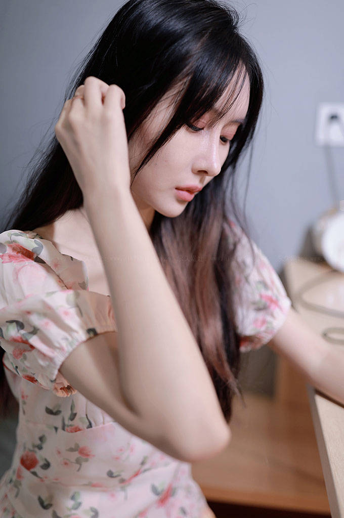 A124.丝足 碎花裙