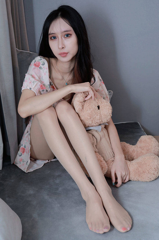 A124.丝足 碎花裙