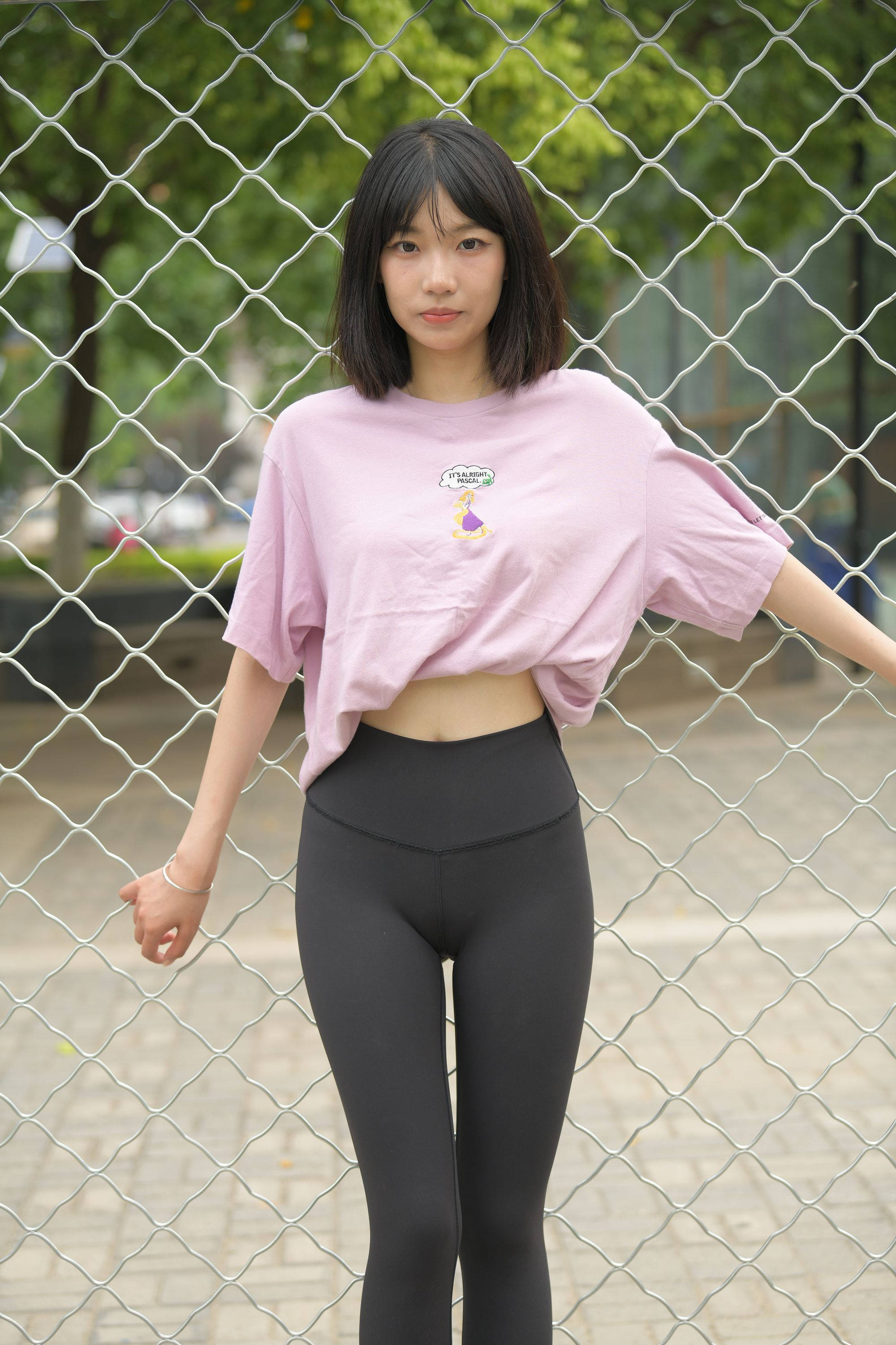 【视频+套图】校园青春靓丽紧身裤美女