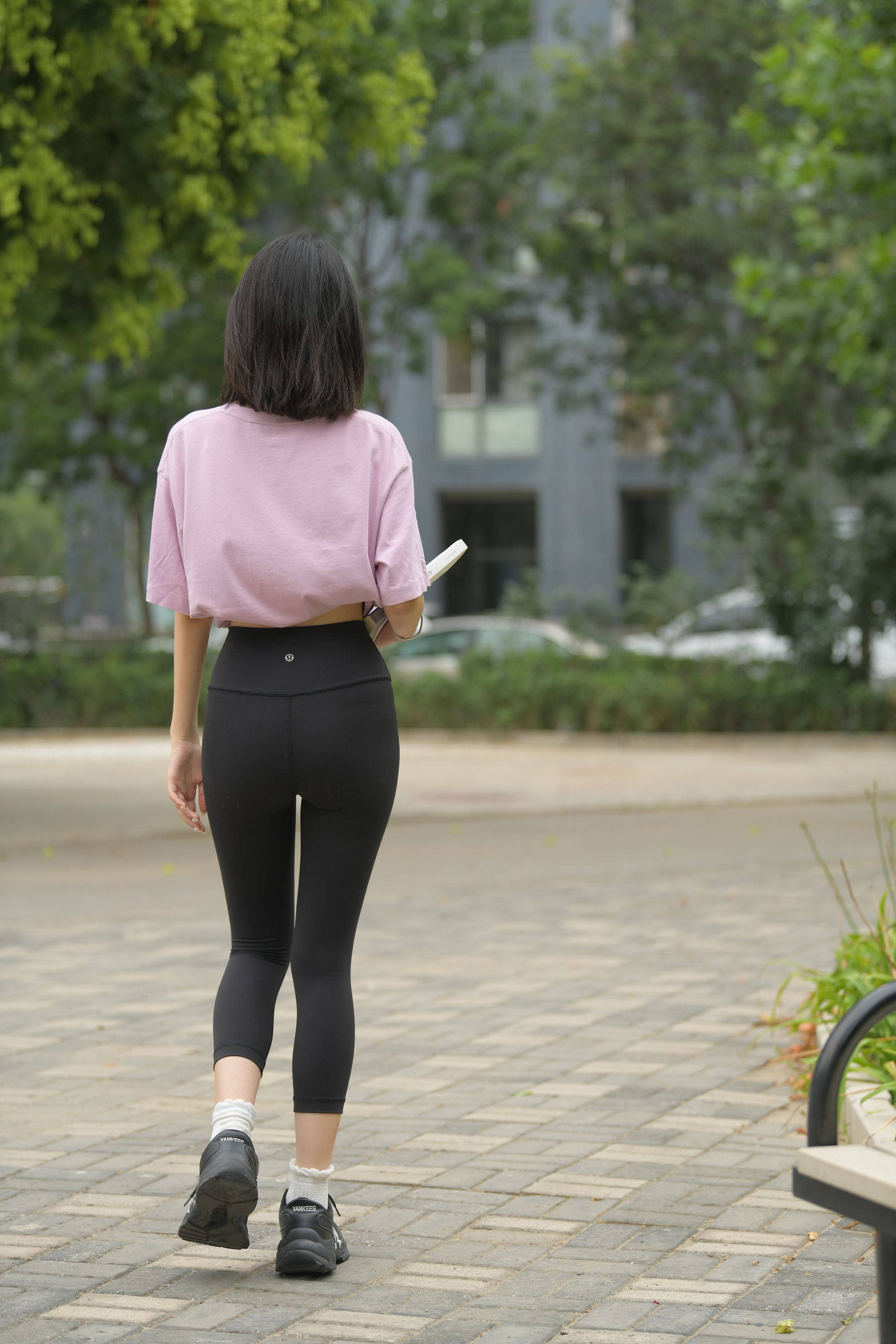 【视频+套图】校园青春靓丽紧身裤美女