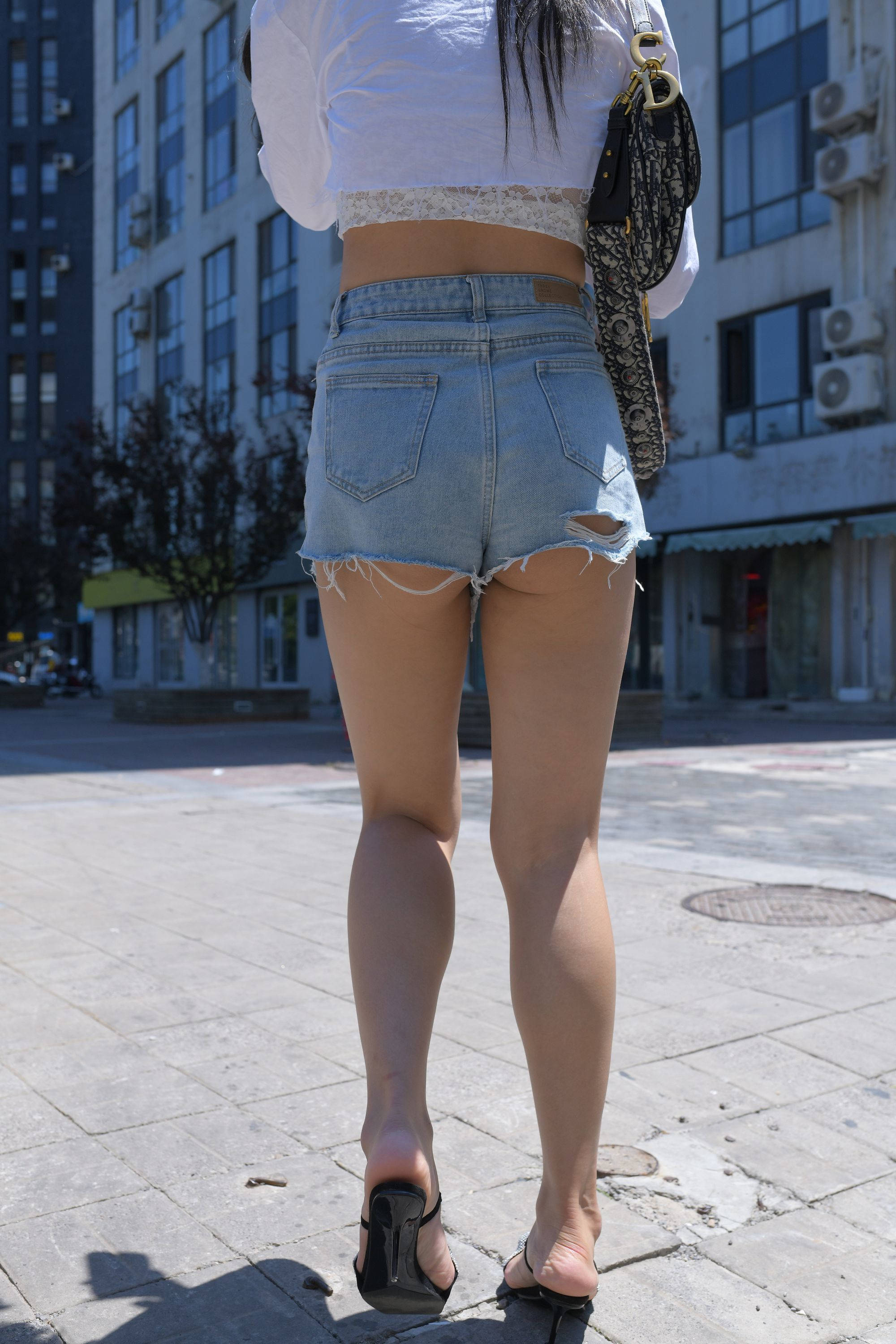 【视频+套图】蓝色牛仔热裤圆屯美女