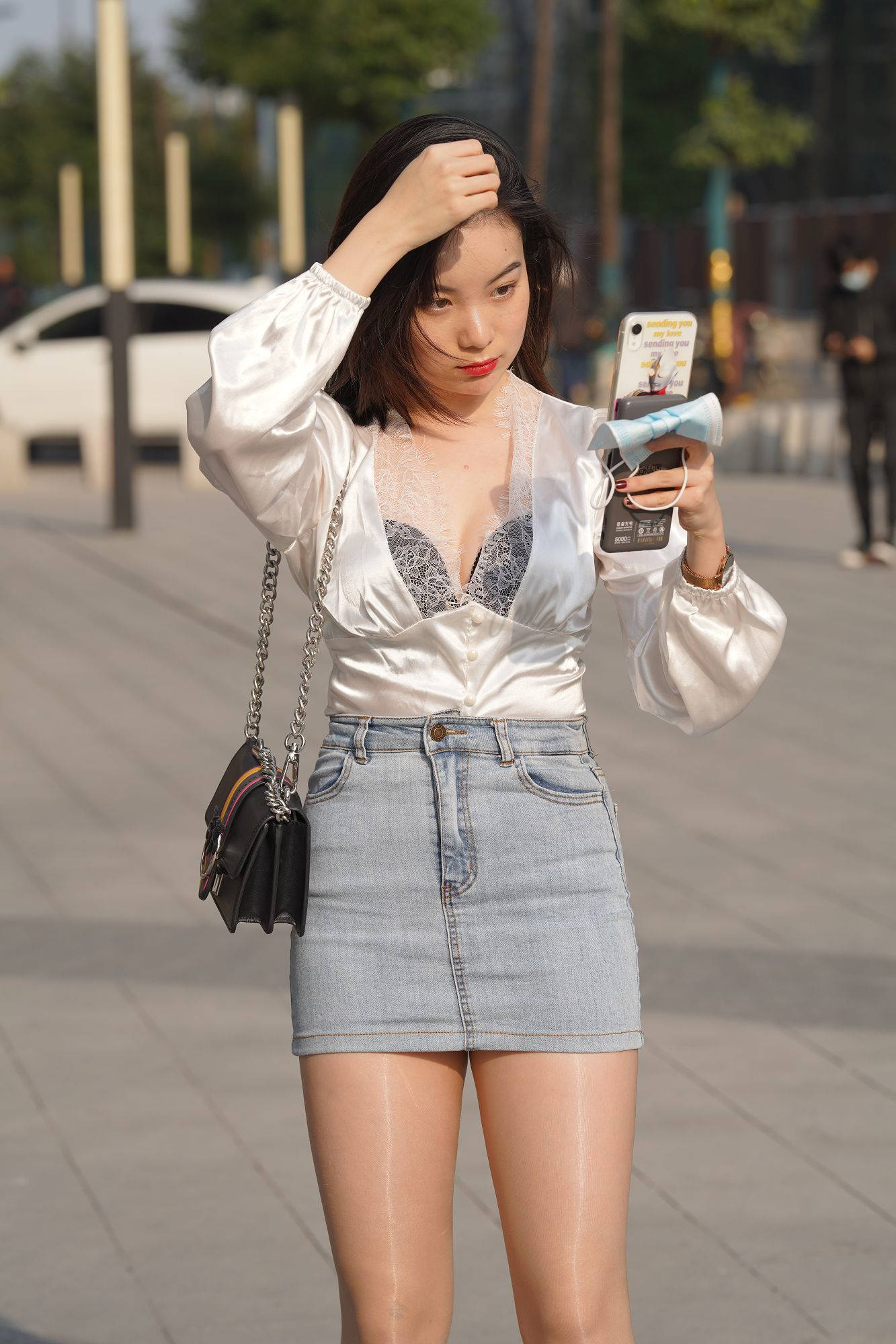 牛仔短裙肉丝美眉【视频+套图】