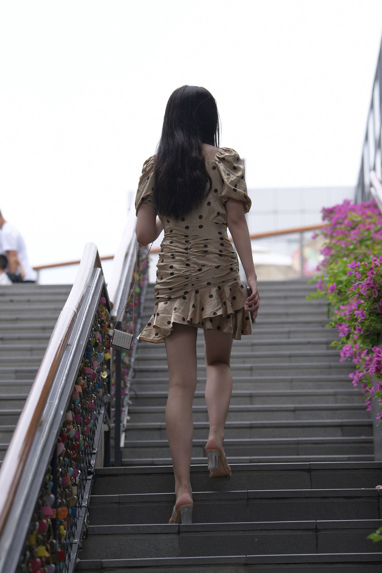 斑点包臀裙长腿美女极品【视频+套图】