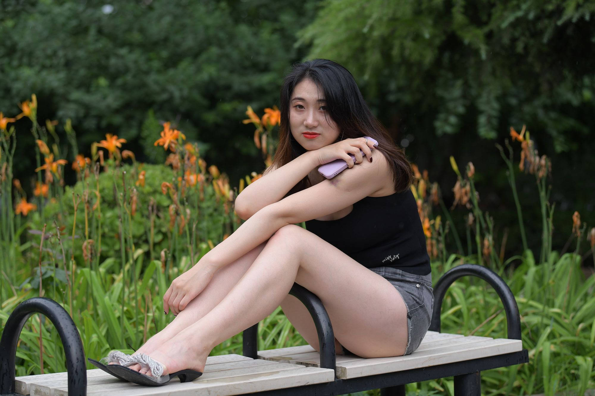 黑色裤翘紧身牛仔热臀美女【视频+套图】