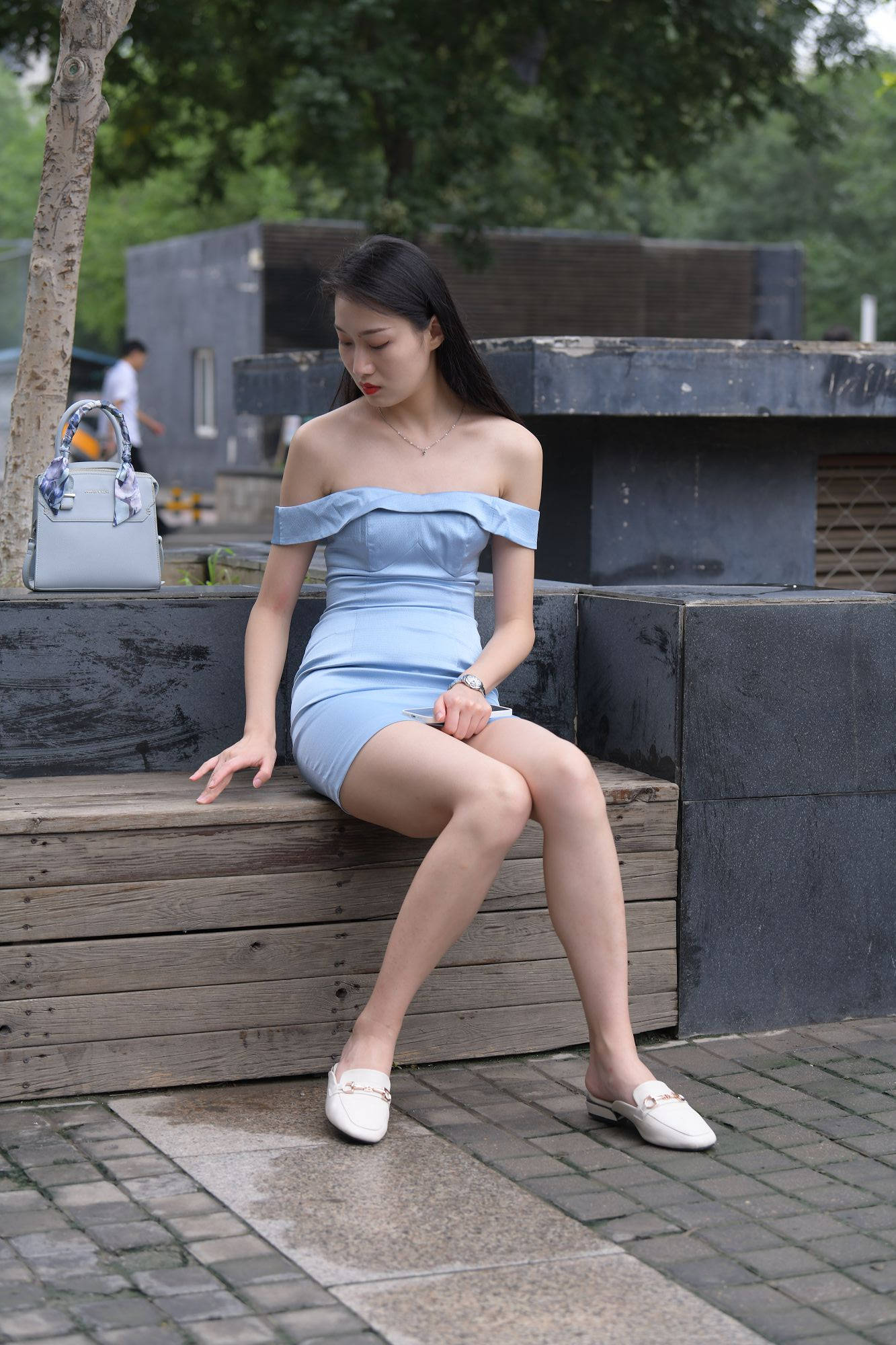 1.7米大长腿蓝色短裙美女【视频+套图】