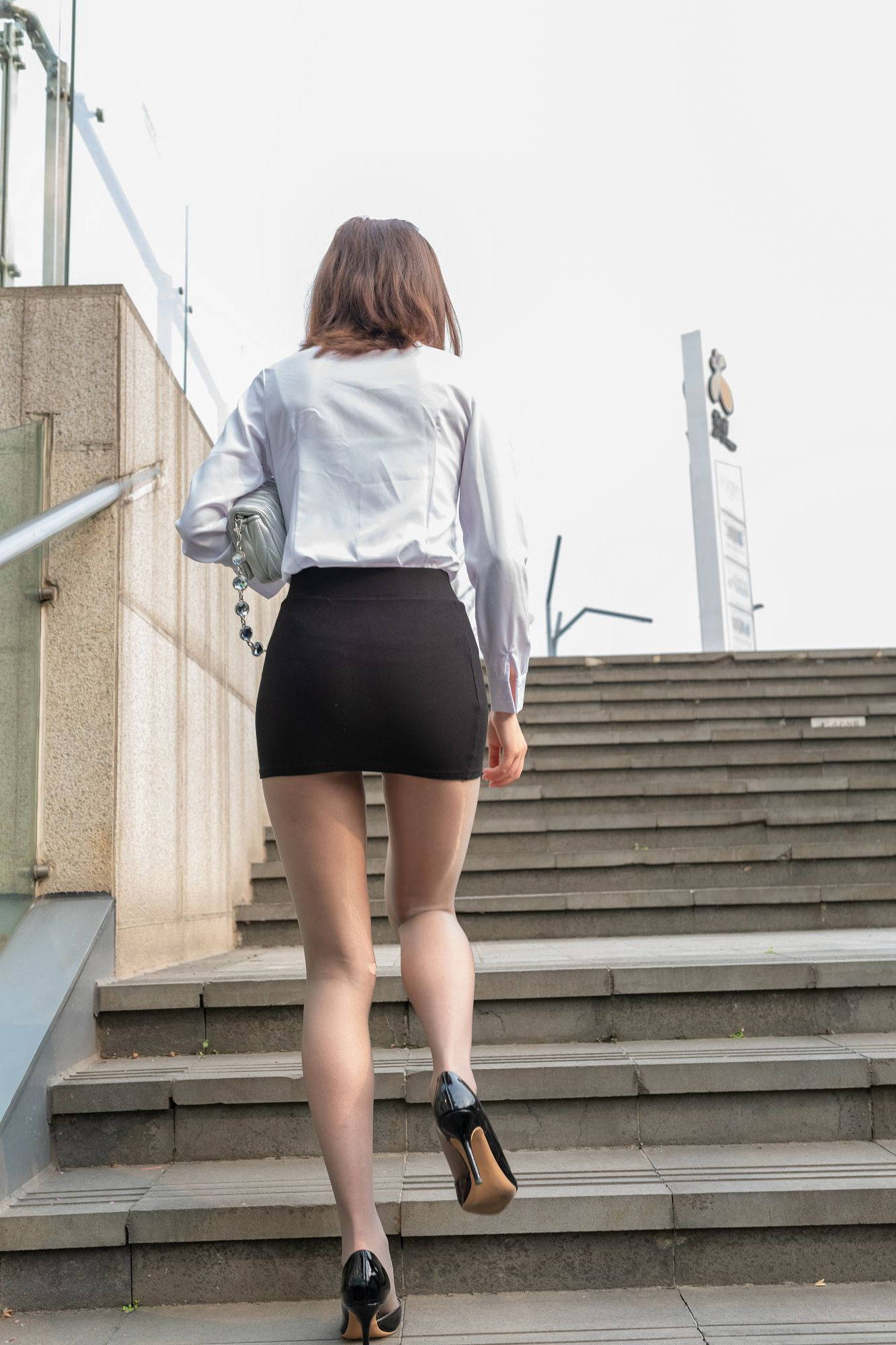 黑丝配黑色包臀裙加本色衬衫【视频+套图】（无水印精品）