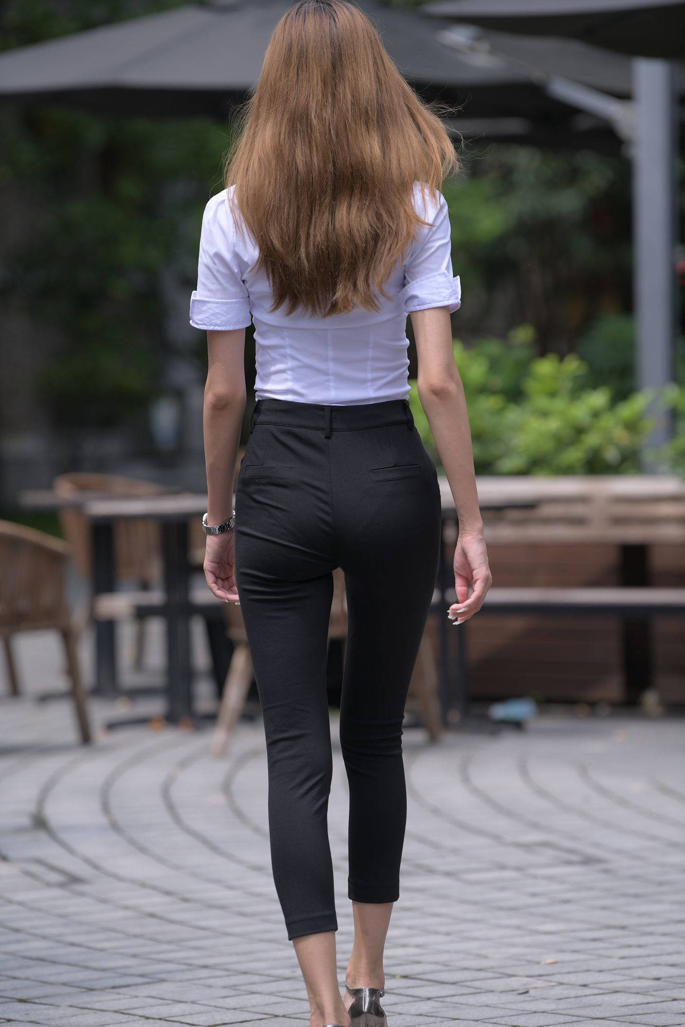 黑色西裤美女腰腿真细【视频+套图】