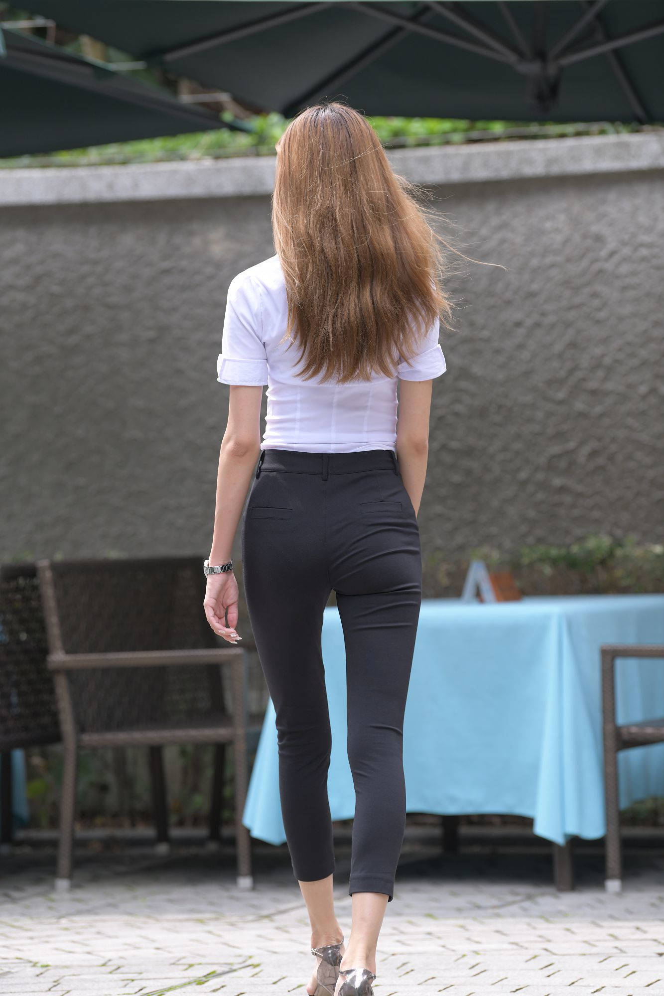 黑色西裤美女腰腿真细【视频+套图】