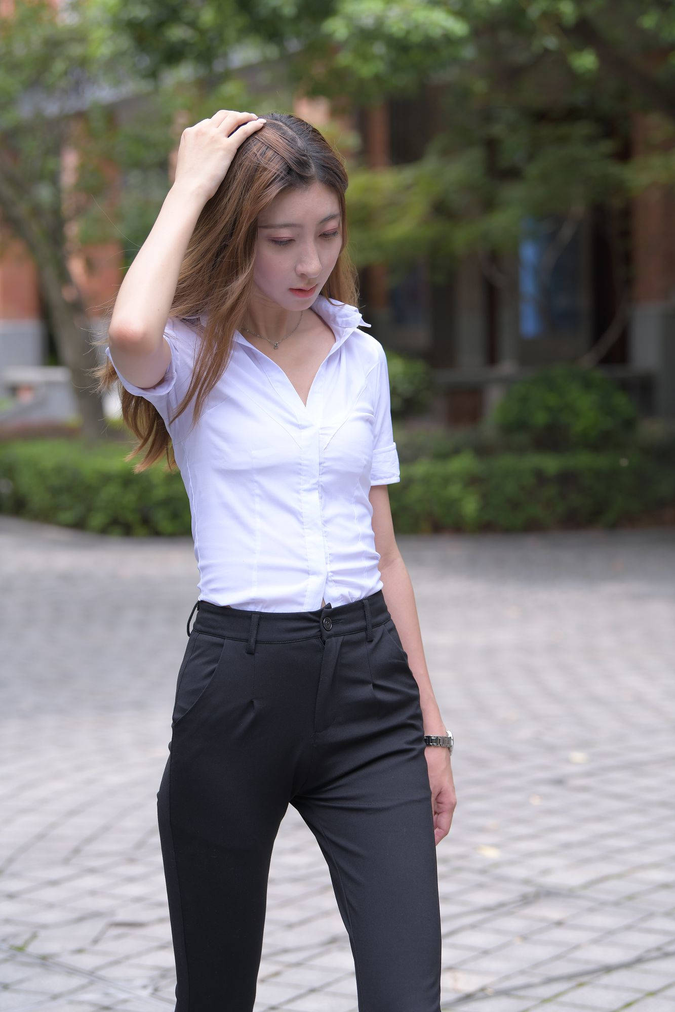 黑色西裤美女腰腿真细【视频+套图】