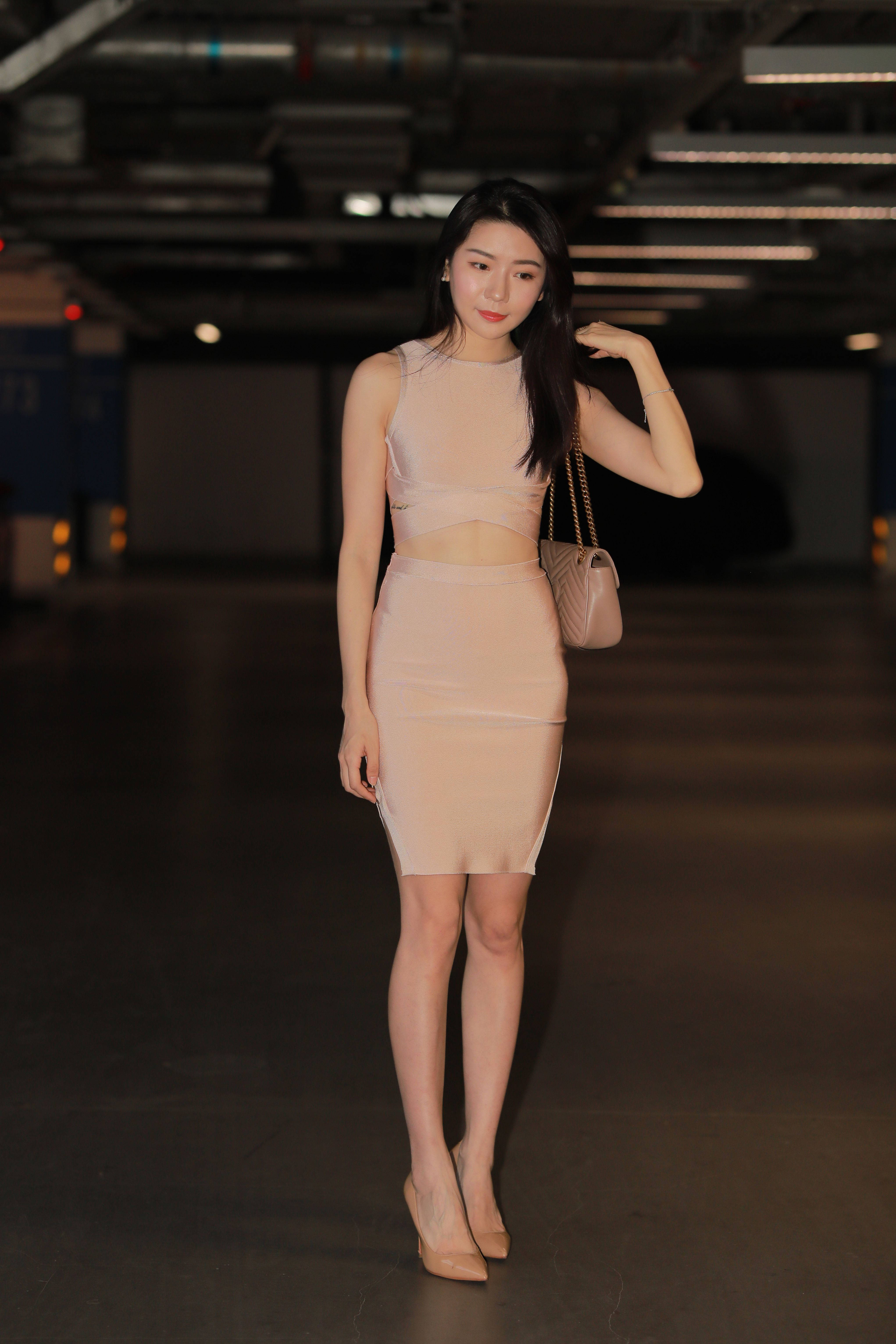 女神白领高跟【视频+套图】