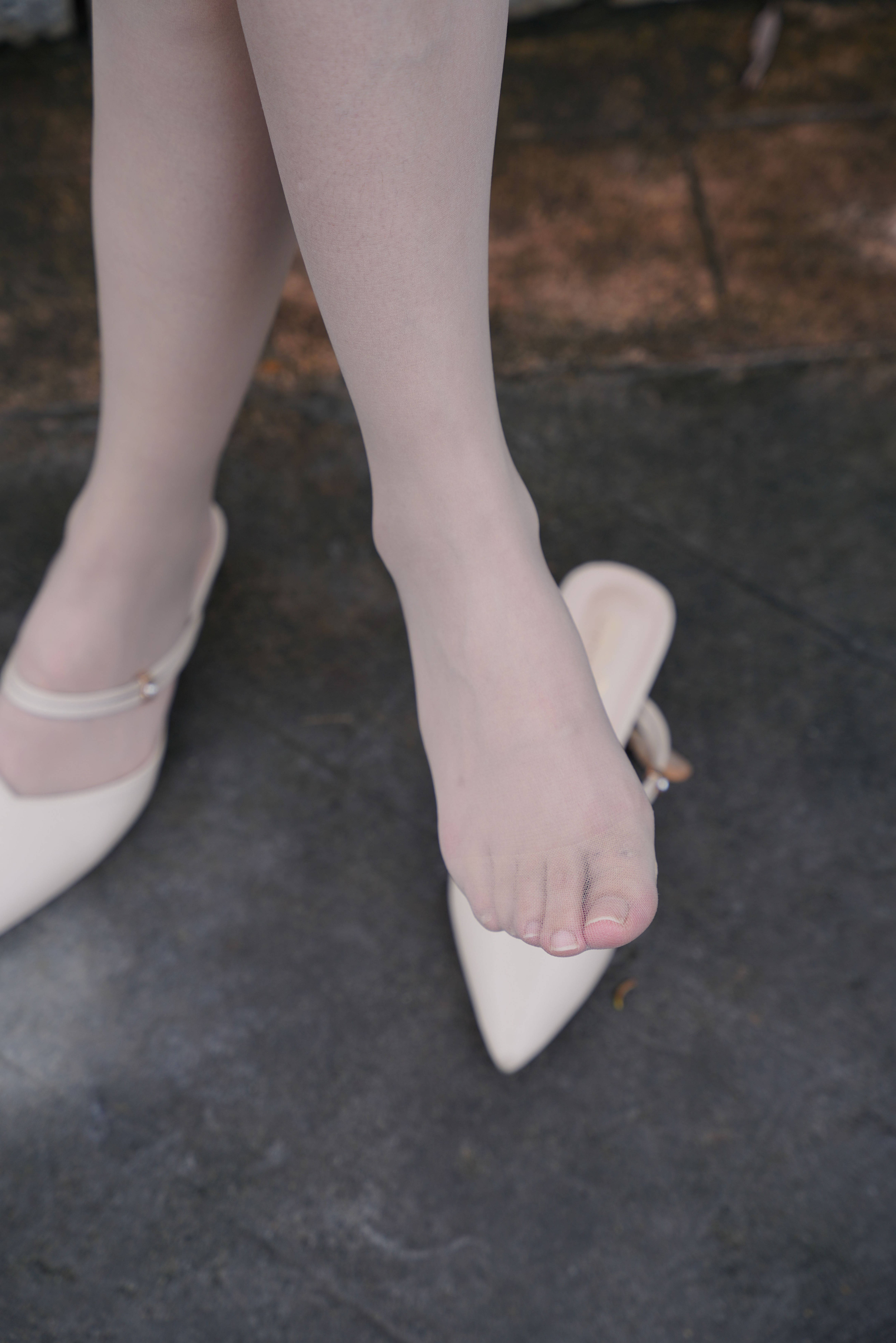 白裙Rou丝小姐姐4K【套图+视频】