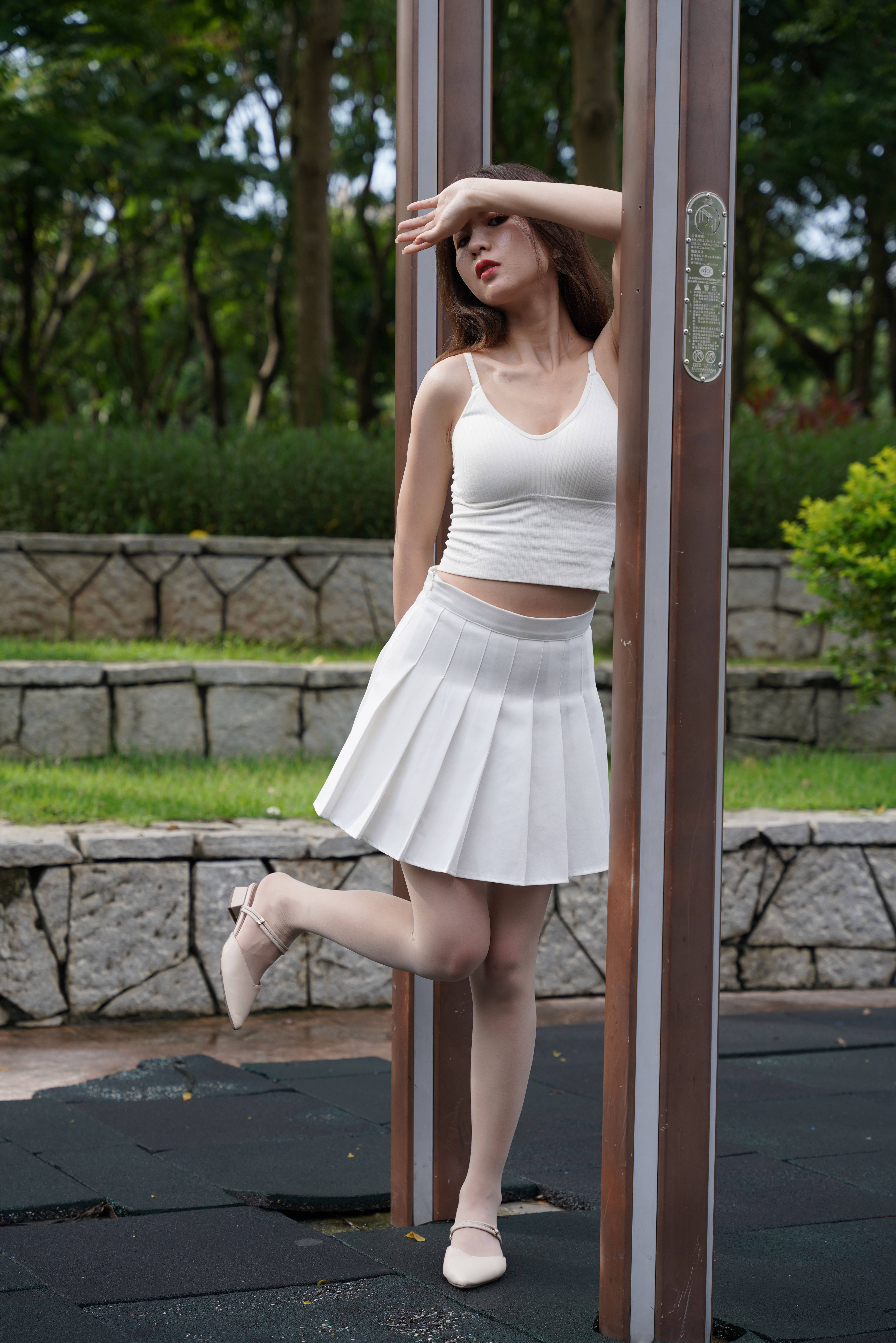 白裙Rou丝小姐姐4K【套图+视频】