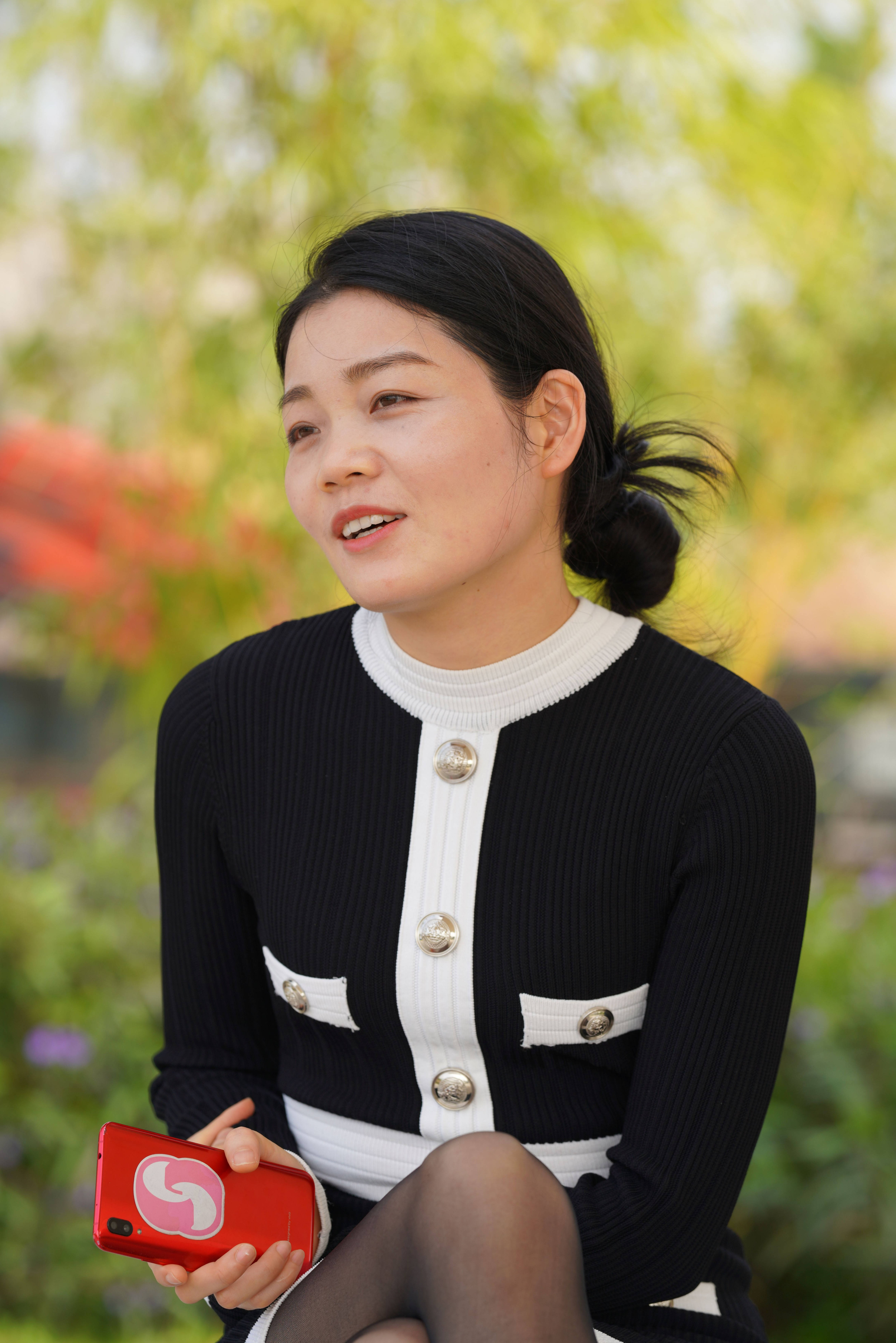 高清4K-黑私职员户外偶遇【视频+套图】