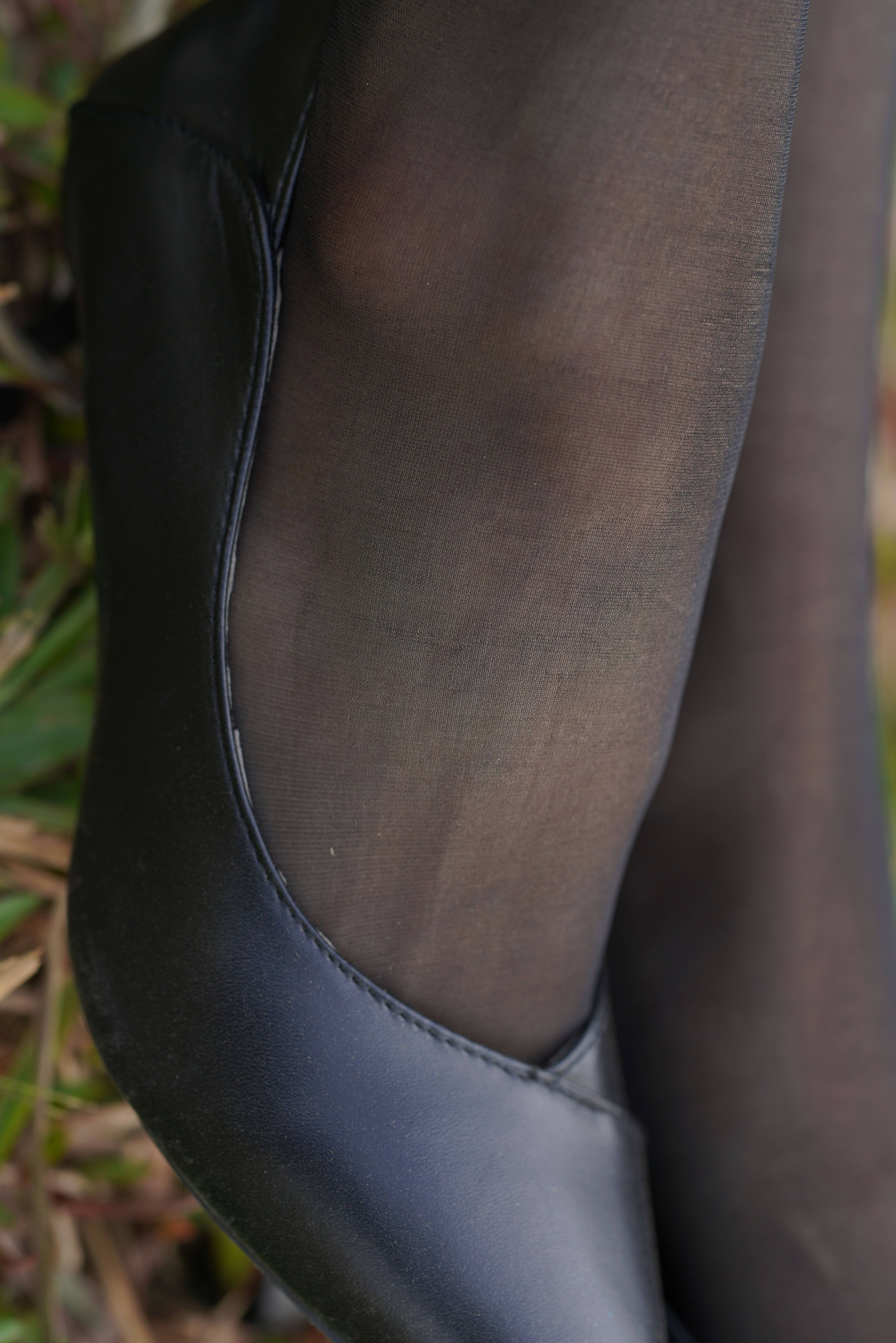 高清4K-黑私职员户外偶遇【视频+套图】