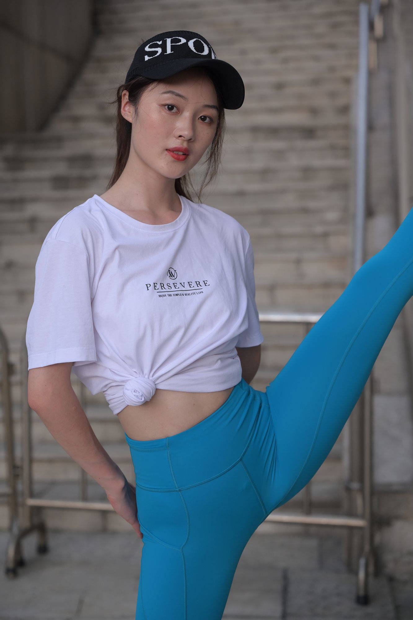 [套图+视频]青春靓丽蓝色瑜伽裤小姐姐