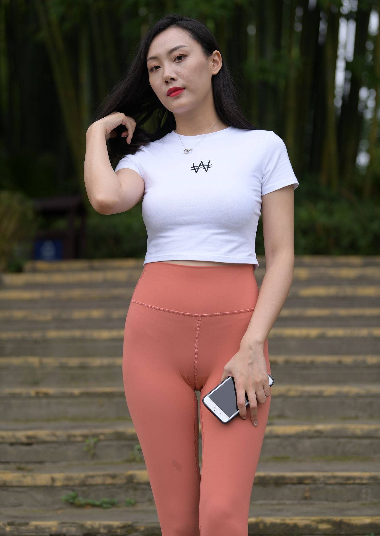 [套图+视频]雨一样的你橘色紧身大长腿